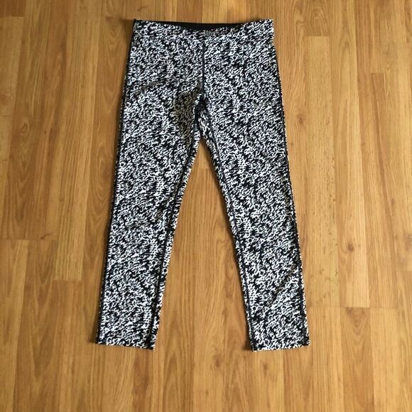NIKE Pronto Essential Running Crop Pants Tights 777168-010 - Picture 3 of 10